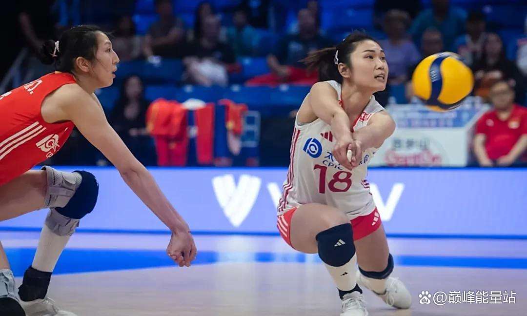 女排比赛中中国队王牌封盖成功