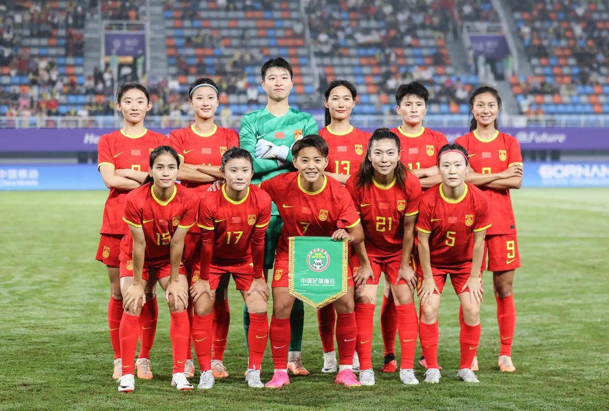 包含专家观察：女足比赛背后的技术探索的词条